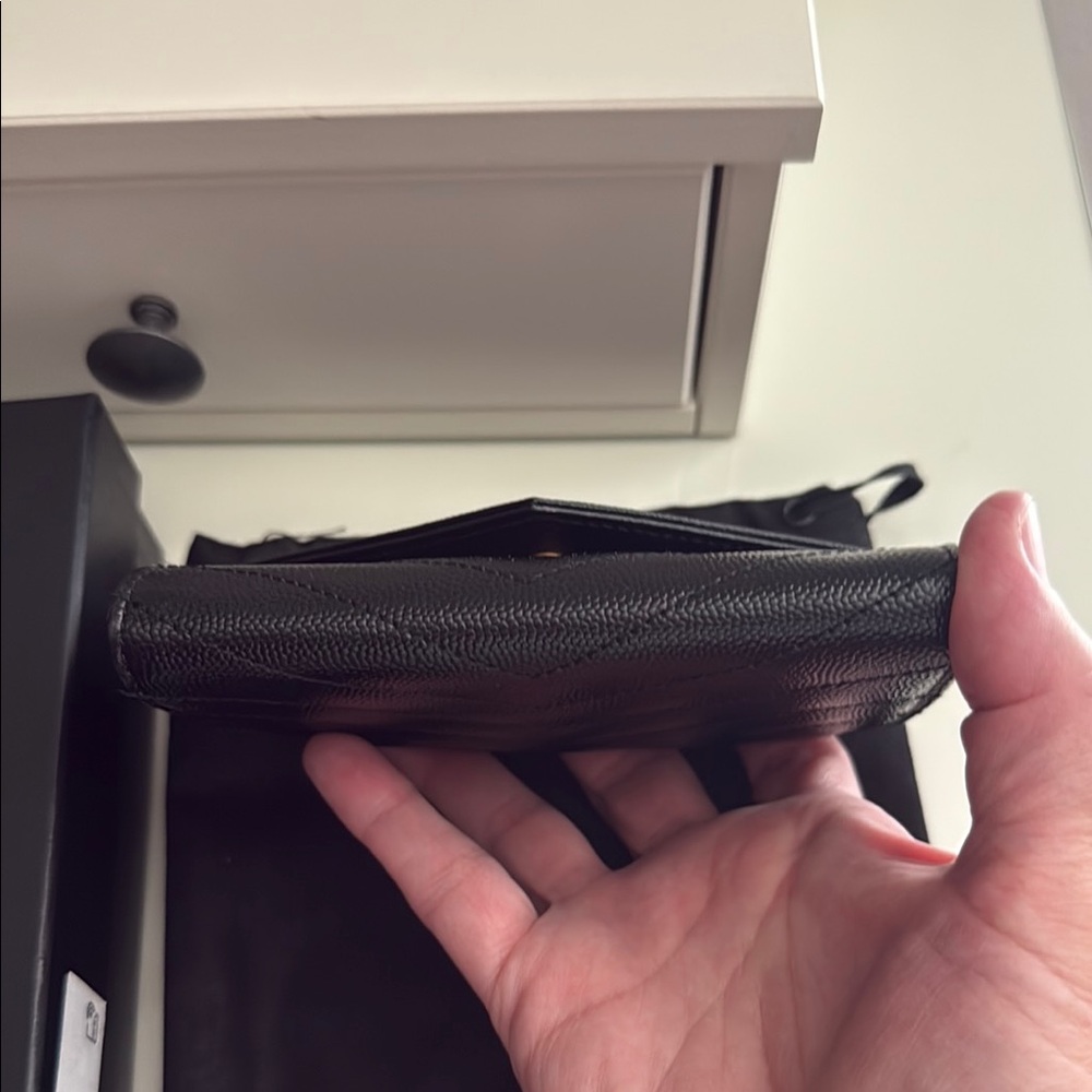 🥳HP🥳♥️Saint Laurent Black Quilted Wallet with Gold Logo♥️ - Picture 5 of 13